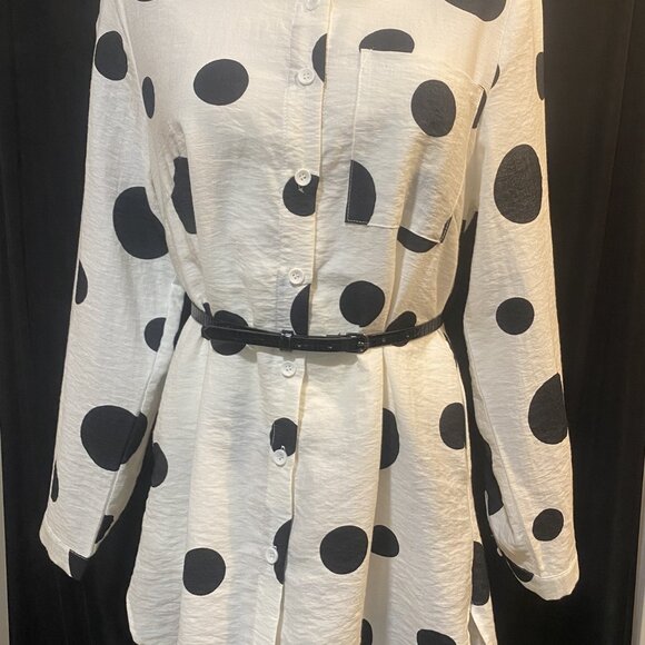 458-I aDOT You🖤🤍 Red Coral Polk Dot Button Down - Picture 7 of 10